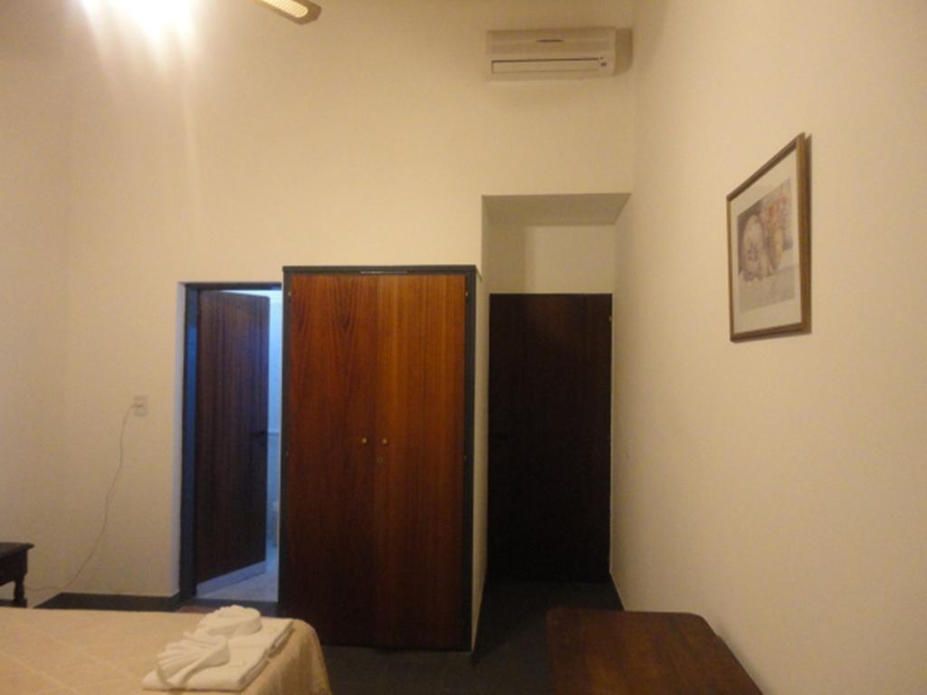 Hotel Lujan Lujan  Oda fotoğraf